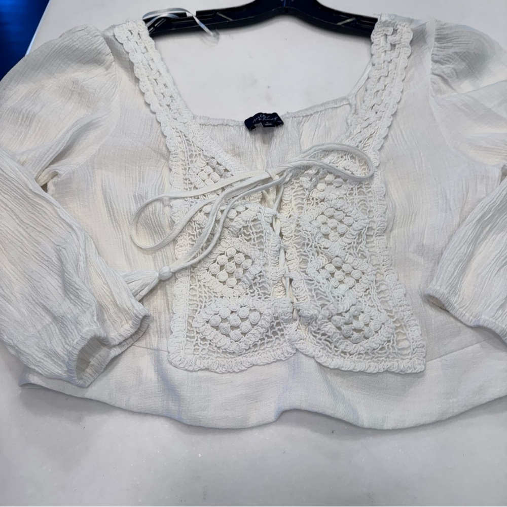 Milk & Honey White puff sleeve Crochet Lace Up Top Blouse size Large - Picture 9 of 10